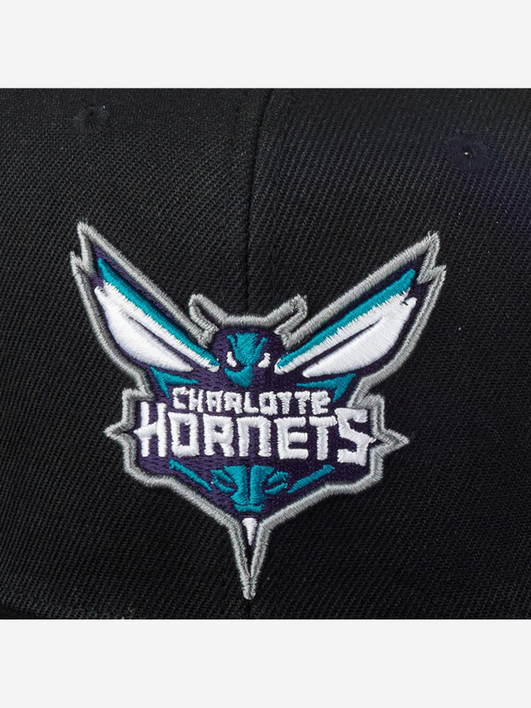 Бейсболка с прямым козырьком MITCHELL NESS 6HSSSH21270-CHOBLCK Charlotte Hornets NBA