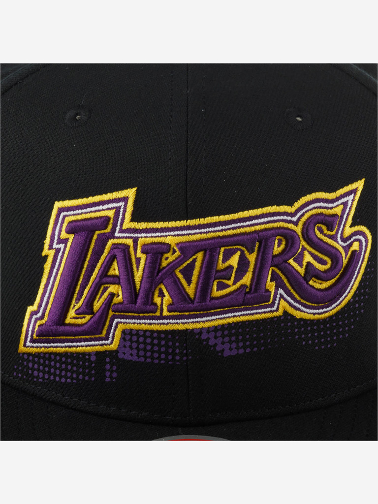 Бейсболка с прямым козырьком MITCHELL NESS HHSS5820-LALYYPPPBLCK Los Angeles Lakers NBA (черный)