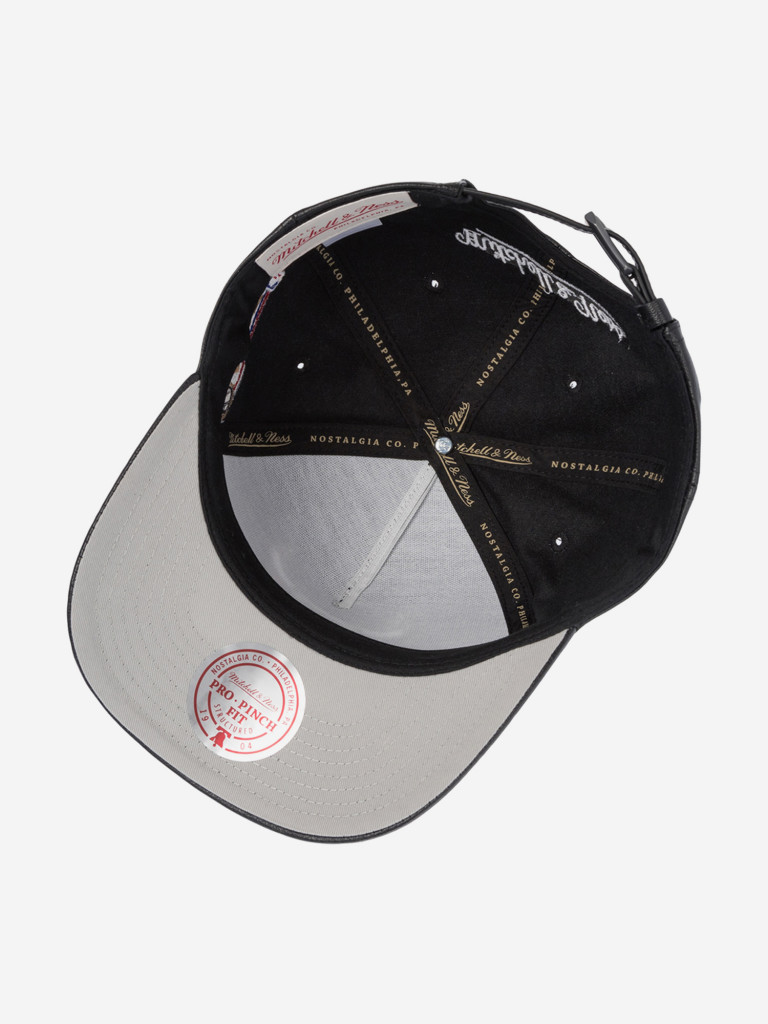 Бейсболка MITCHELL NESS HP11978-CBUBLCK Chicago Bulls NBA (черный)