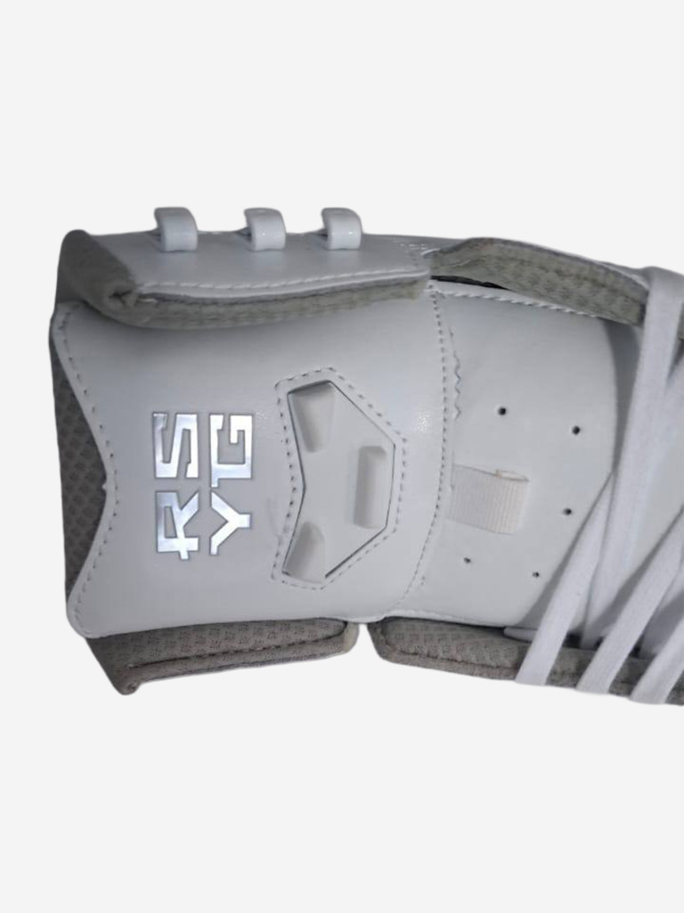 Коньки фигурные ROYAL SKATE RS YG c установленными профессиональными лезвиями RS DIAMONDS PRO LIGHT 7