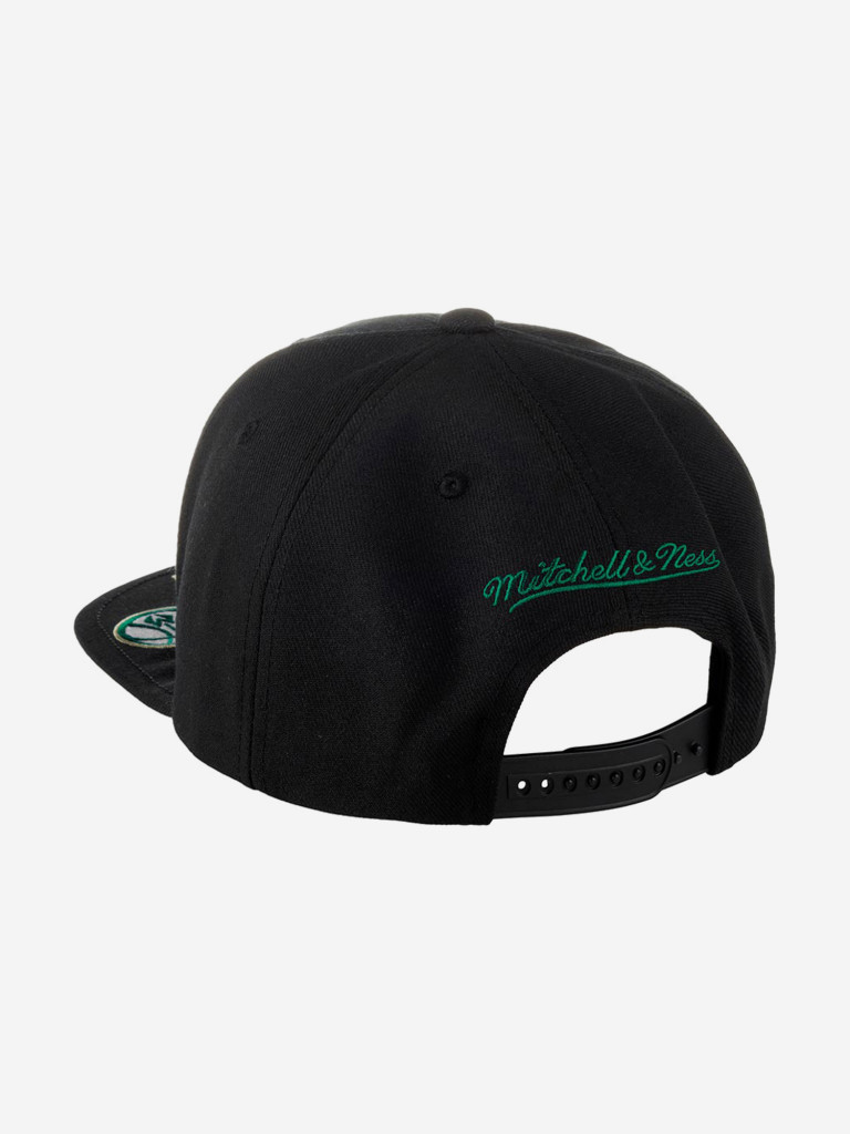 Бейсболка с прямым козырьком MITCHELL NESS HHSS2998-MBUYYPPPBLCK Milwaukee Bucks NBA (черный)