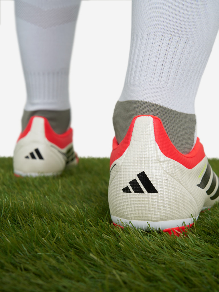 Бутсы для мальчиков adidas Predator Club Fg/Mg J