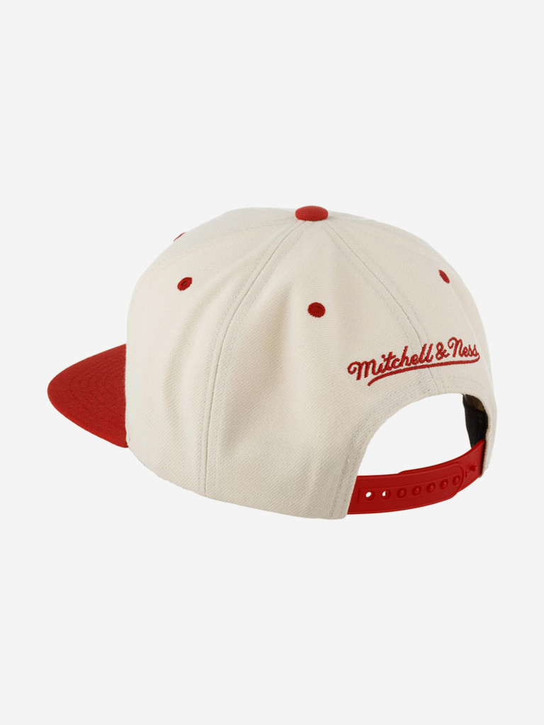 Бейсболка с прямым козырьком MITCHELL NESS 6HSSLD21077-CBUOFWH Chicago Bulls NBA