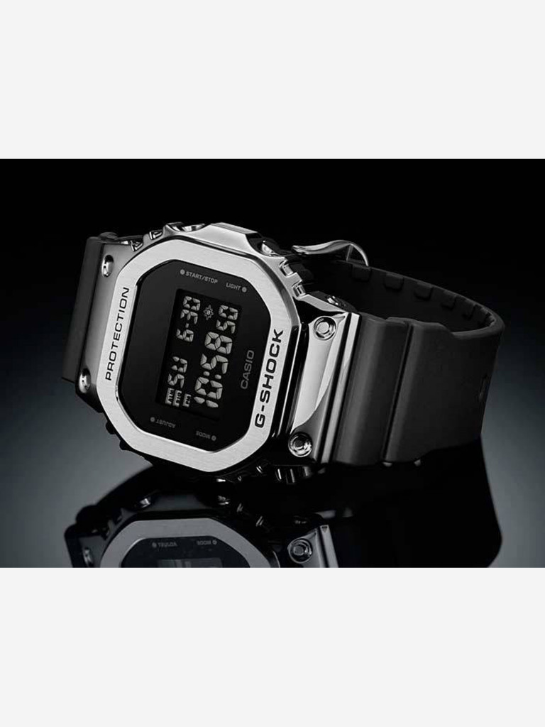 Спортивные часы CASIO G-SHOCK GM-5600U-1E