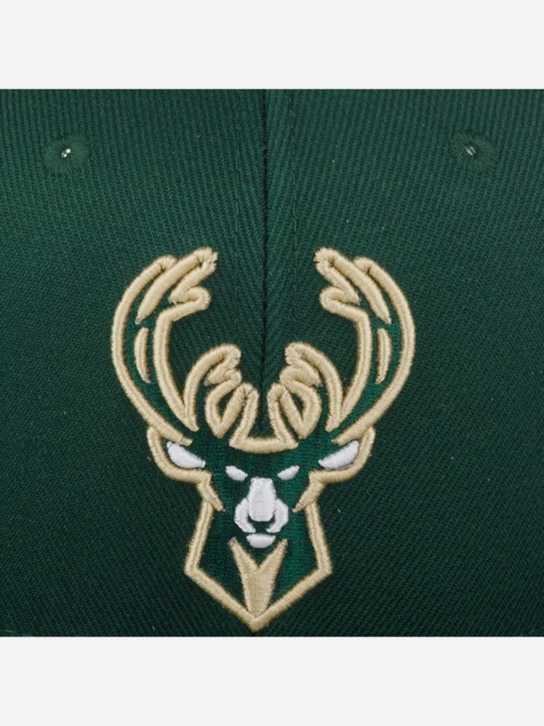 Бейсболка с прямым козырьком MITCHELL NESS HHSS3256-MBUYYPPPGREN Milwaukee Bucks NBA