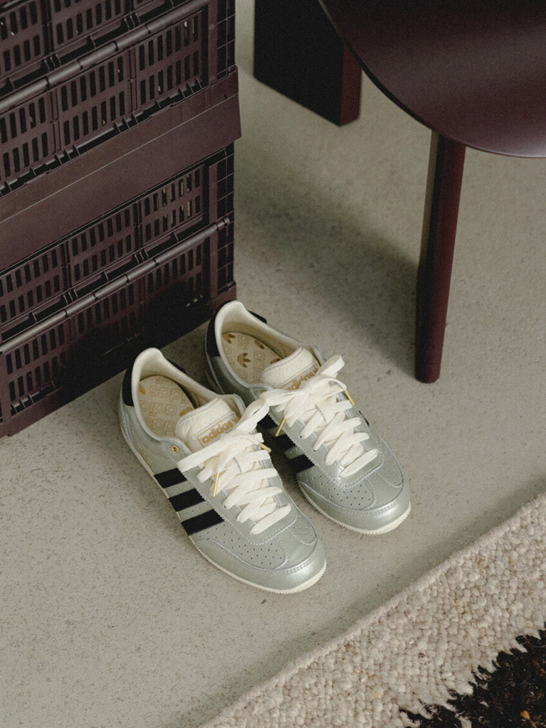 Кроссовки женские Adidas Japan W