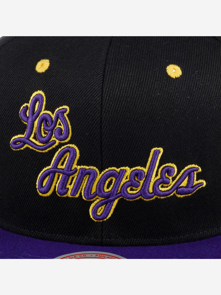 Бейсболка с прямым козырьком MITCHELL NESS 6HSSJS19207-LALBKPR Los Angeles Lakers NBA