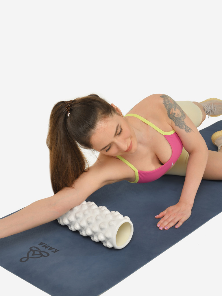 Валик для спины массажный Kama, 45x12 см