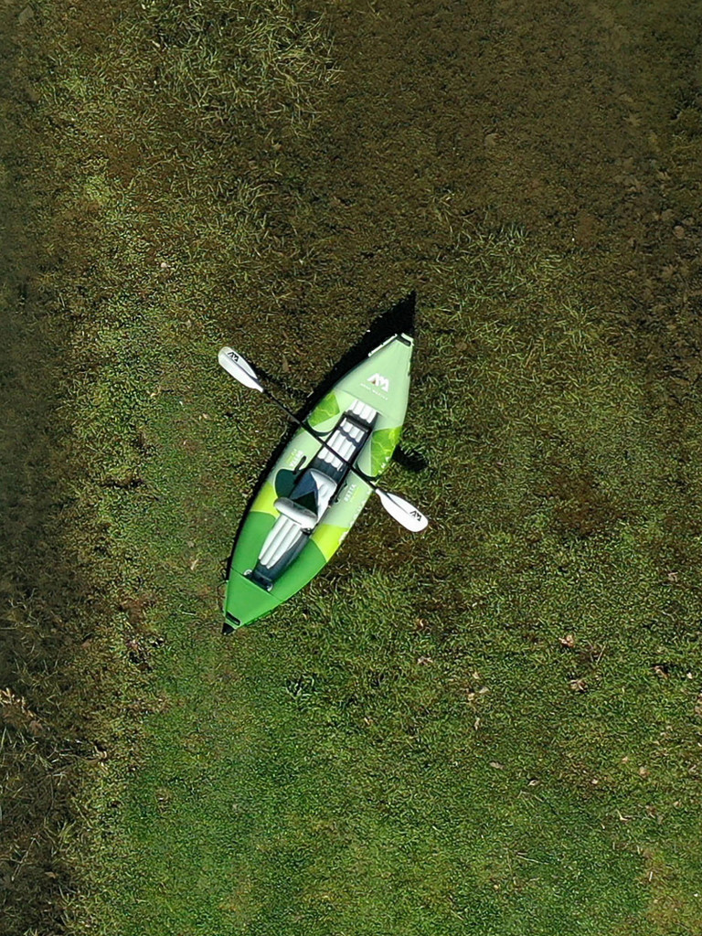Каяк надувной одноместный с веслами Aqua Marina Betta-312, 312x80см.
