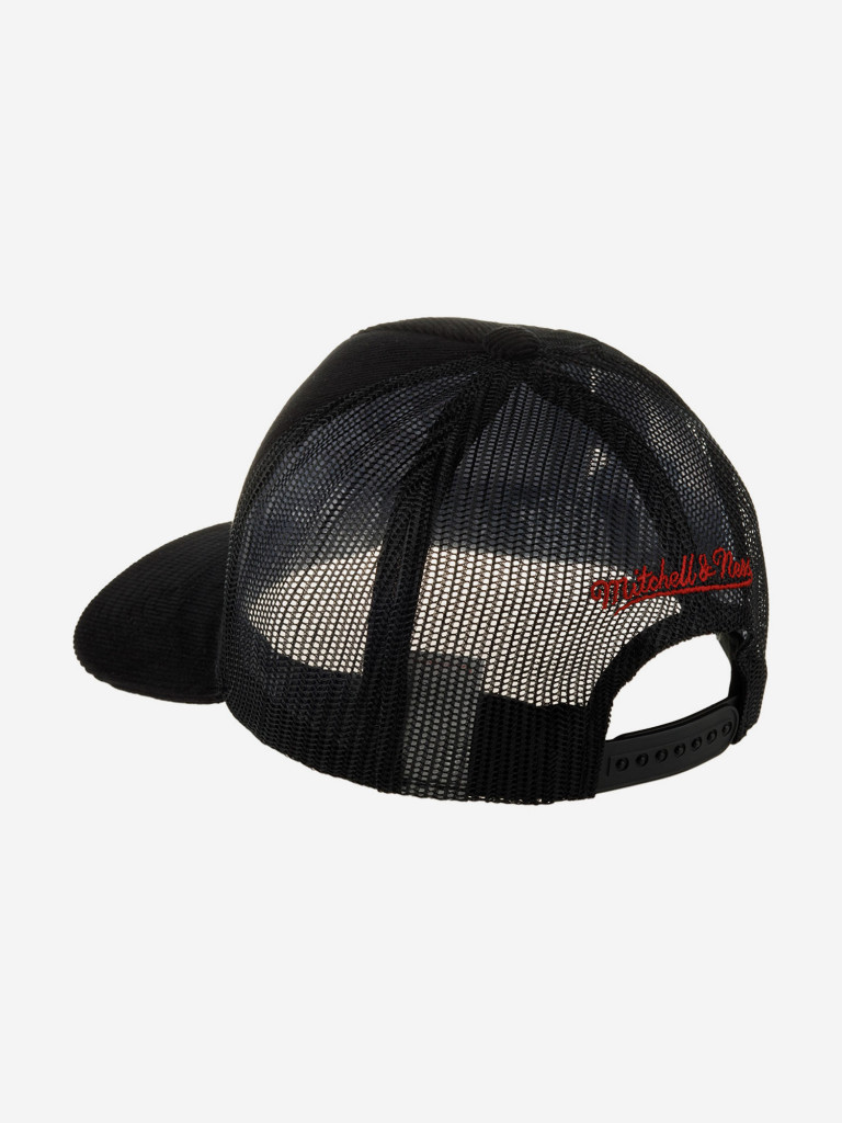 Бейсболка с сеточкой MITCHELL NESS HHSS6002-CBUYYPPPBLCK Chicago Bulls NBA (черный)