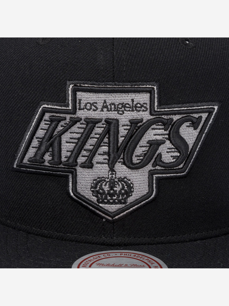 Бейсболка с прямым козырьком MITCHELL NESS HS8582-LAKBLCK Los Angeles Kings NHL (черный)