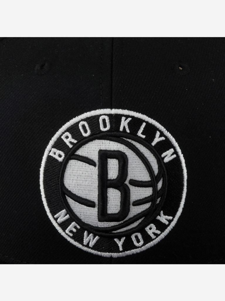 Бейсболка с прямым козырьком MITCHELL NESS 6HSSDX21129-BNEBLCK Brooklyn Nets NBA