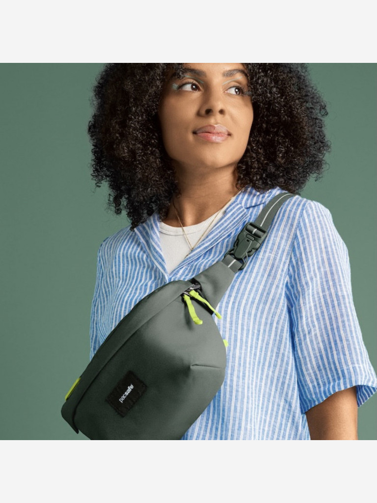Сумка слинг антивор Pacsafe GO sling, Spruce Green, 2.5 л.