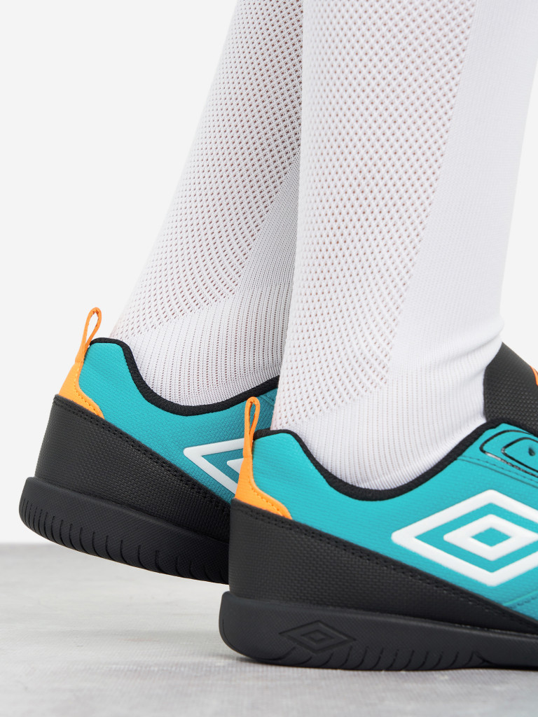 Бутсы для мальчиков Umbro Point Jnr Ic