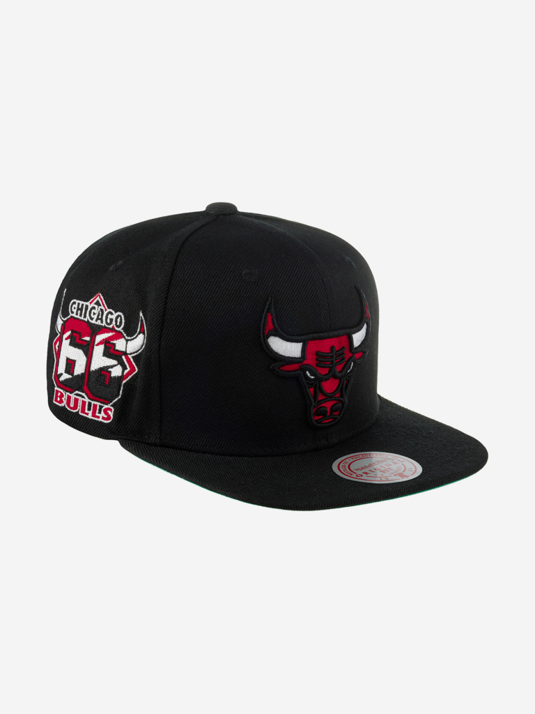 Бейсболка с прямым козырьком MITCHELL NESS HHSS6044-CBUYYPPPBLCK Chicago Bulls NBA
