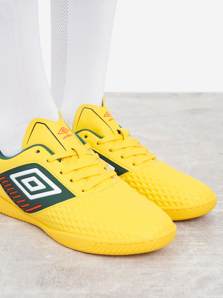 Бутсы для мальчиков Umbro Bench Jnr Ic