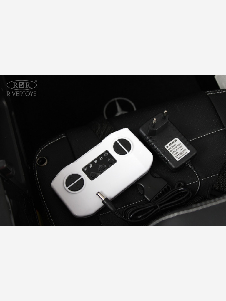 Детский электромобиль RIVERTOYS Mercedes-AMG G63(G222GG) красный