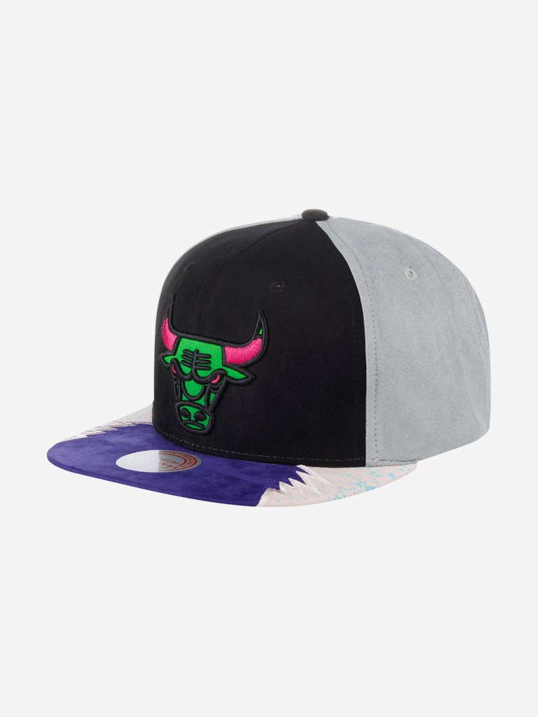 Бейсболка с прямым козырьком MITCHELL NESS HHSS1102-CBUYYPPPBKGY Chicago Bulls NBA (черный)