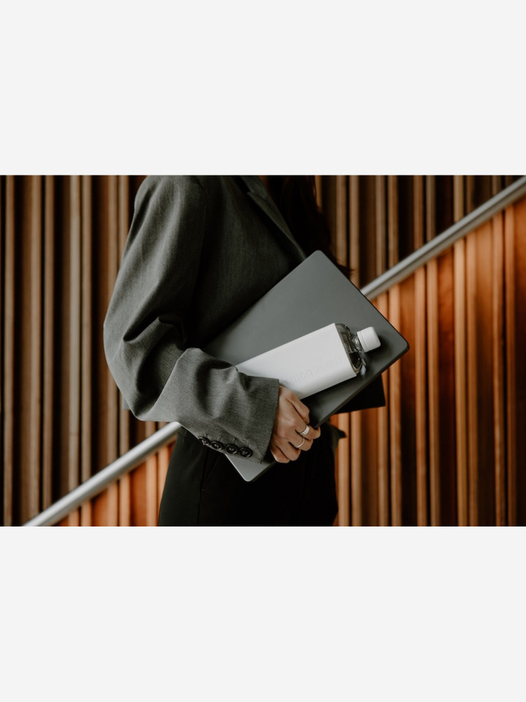 Бутылка с силиконовым чехлом Memobottle Slim, серый