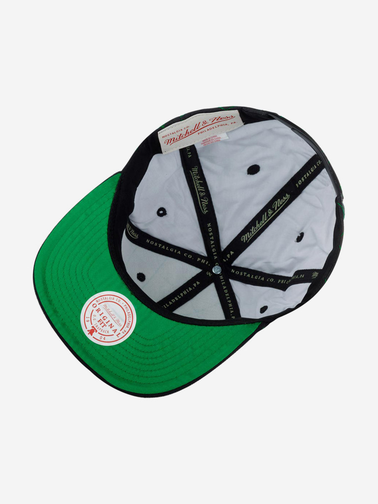 Бейсболка с прямым козырьком MITCHELL NESS HHSS1212-BCEYYPPPBLCK Boston Celtics NBA