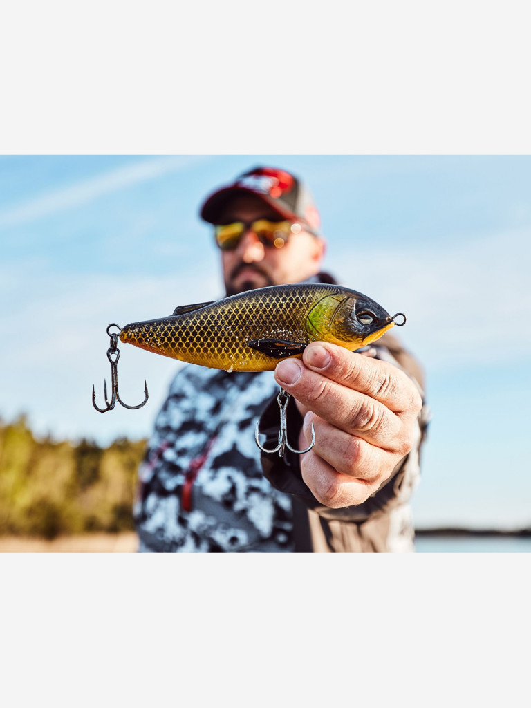 Воблер LUCKY JOHN BBS Original ARROW JERK F 015 см, джерк для крупного хищника