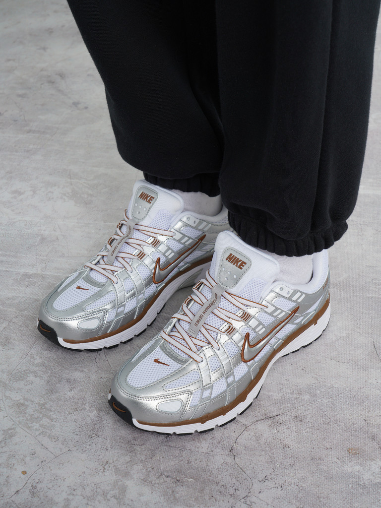 Кроссовки женские Nike P-6000