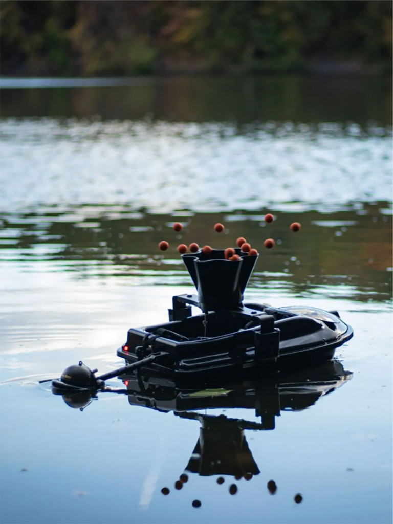 Прикормочный кораблик Boatman Actor Plus Pro Black (эхолот + GPS)