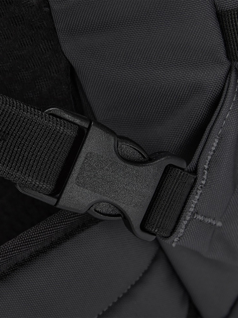 Рюкзак в ручную кладь антивор Pacsafe Venturesafe EXP45, темно-серый, 45 л.