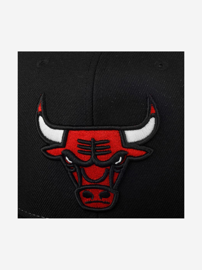 Бейсболка с прямым козырьком MITCHELL NESS 6HSSLD21011-CBUBLCK Chicago Bulls NBA (черный)