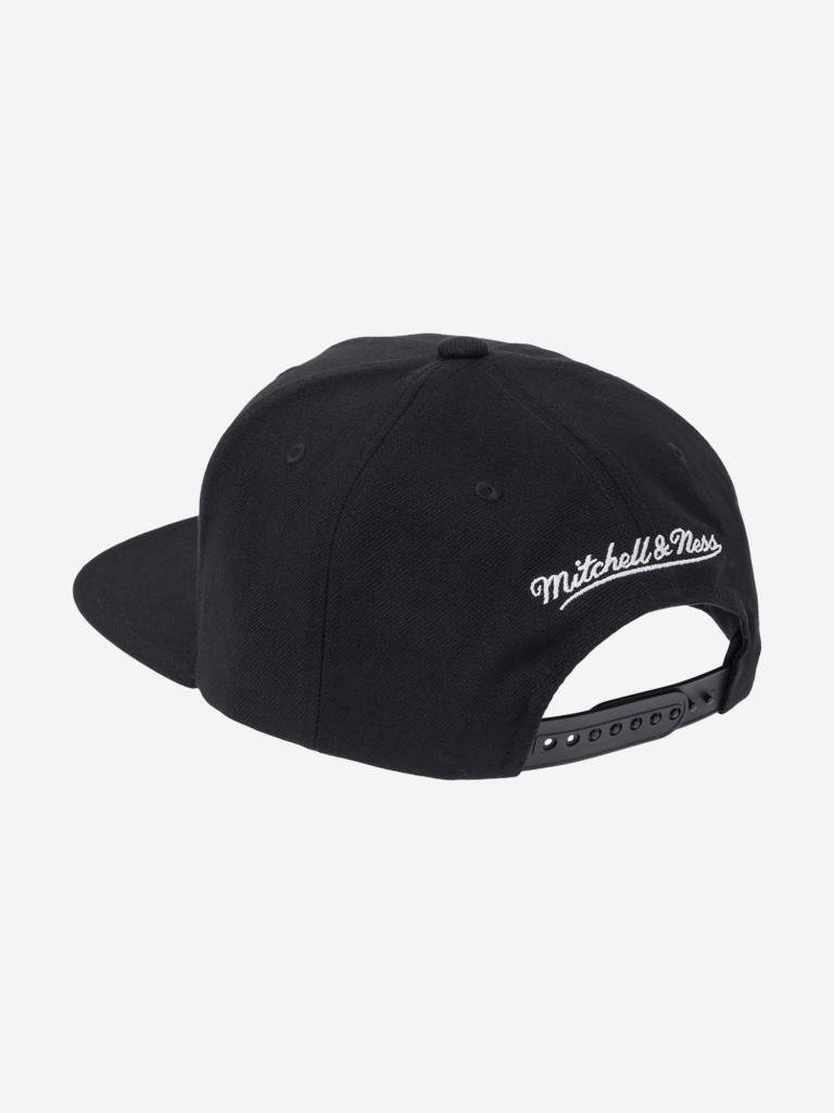Бейсболка с прямым козырьком MITCHELL NESS HS8547-BCEBLCK Boston Celtics NBA (черный)