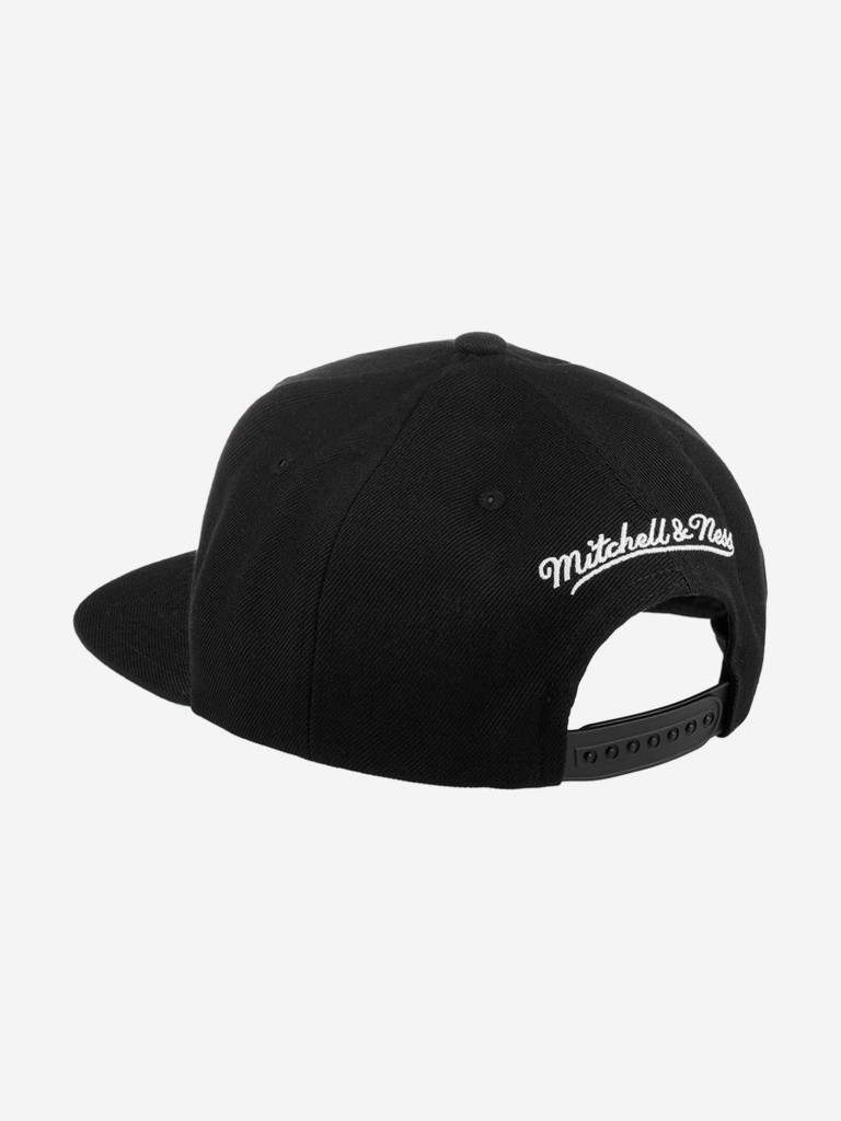 Бейсболка с прямым козырьком MITCHELL NESS HHSS2976-BCEYYPPPBLCK Boston Celtics NBA (черный)