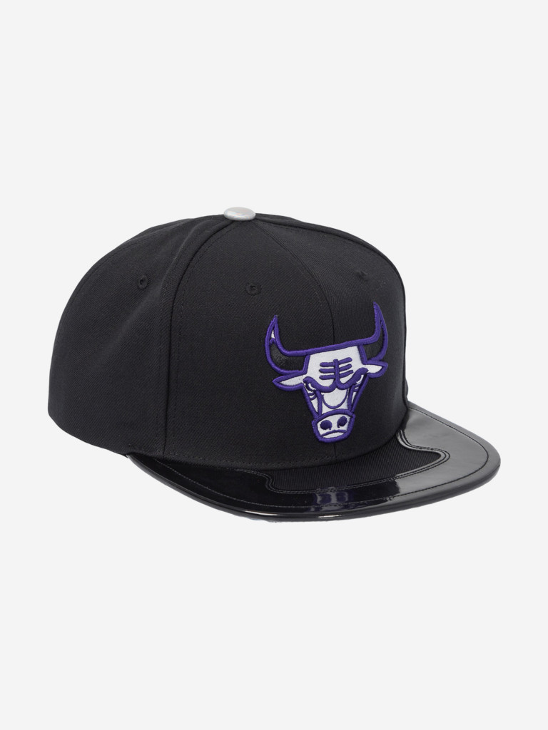 Бейсболка с прямым козырьком MITCHELL NESS HS8033-CBUBKWH Chicago Bulls NBA (черный)