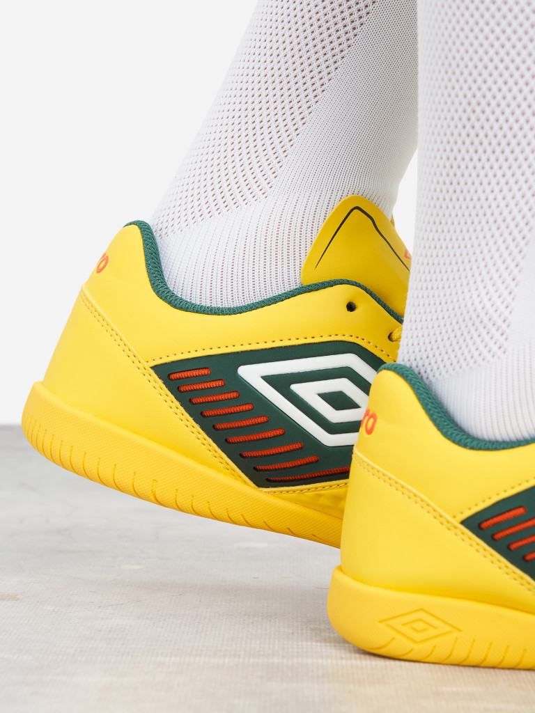 Бутсы для мальчиков Umbro Bench Jnr Ic