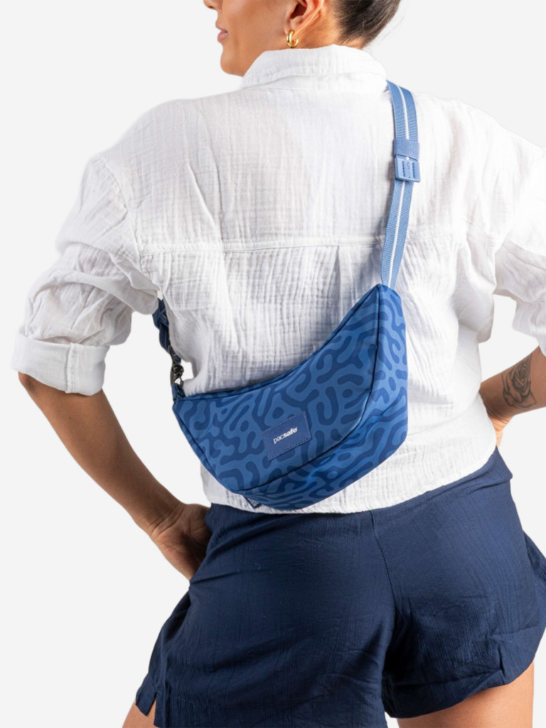 Сумка антивор Pacsafe GO Lunar crossbody, Cerulean Blue, 2,5 л.