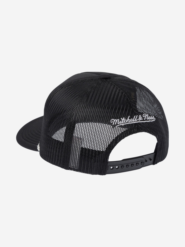 Бейсболка с сеточкой MITCHELL NESS HT11491-CBUBLCK Chicago Bulls NBA (черный)