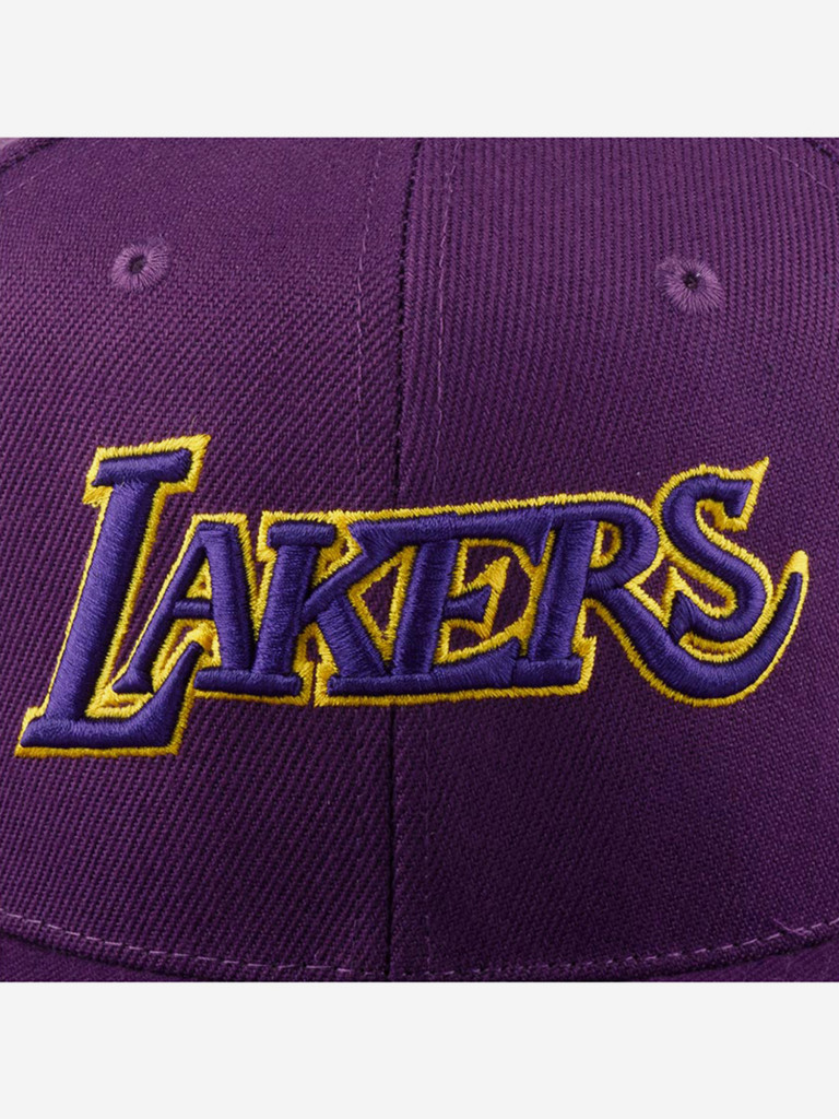 Бейсболка с прямым козырьком MITCHELL NESS 6HSFSH22016-LALPURP Los Angeles Lakers NBA