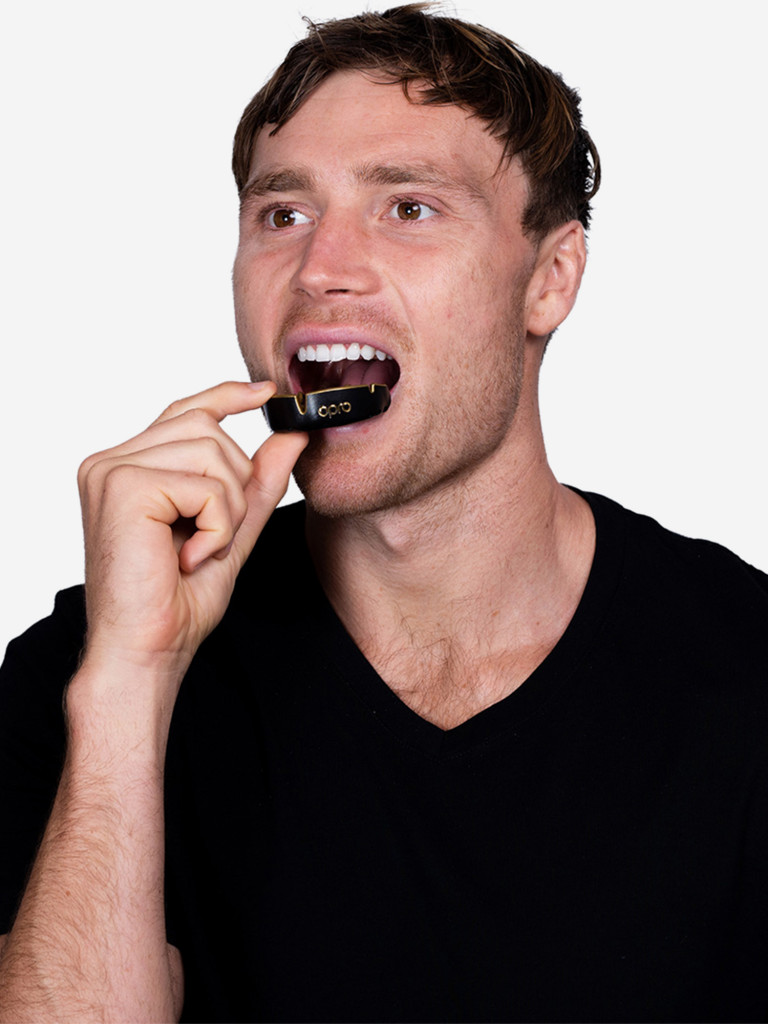 Боксерская капа взрослая, спортивная, защитная для зубов OPRO Self-Fit Gold - Black/Gold