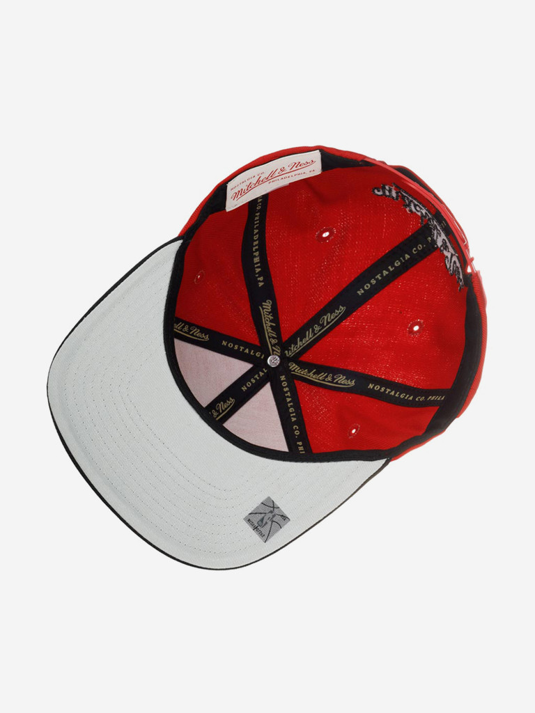Бейсболка с прямым козырьком MITCHELL NESS HHSS3264-CBUYYPPPRDBK Chicago Bulls NBA