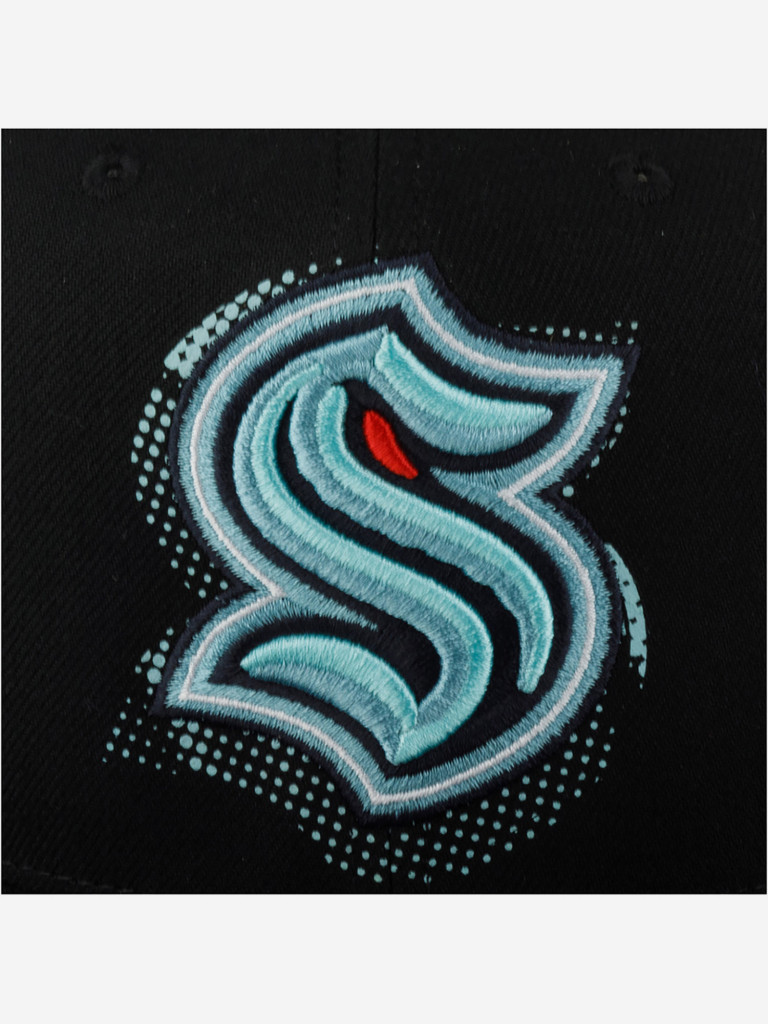 Бейсболка с прямым козырьком MITCHELL NESS HHSS6085-SKRYYPPPBLCK Seattle Kraken NHL (черный)