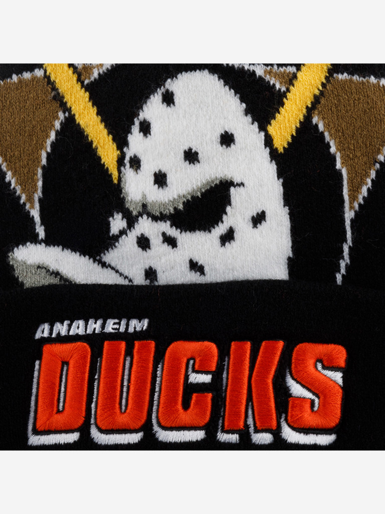 Шапка с помпоном MITCHELL NESS KTPCDX22016-ADUBLCK Anaheim Ducks NHL (черный)