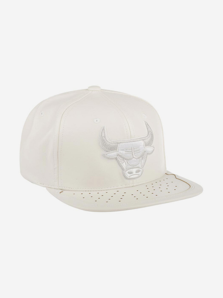 Бейсболка с прямым козырьком MITCHELL NESS 6HSSMM19224-CBUWHIT Chicago Bulls NBA (белый)