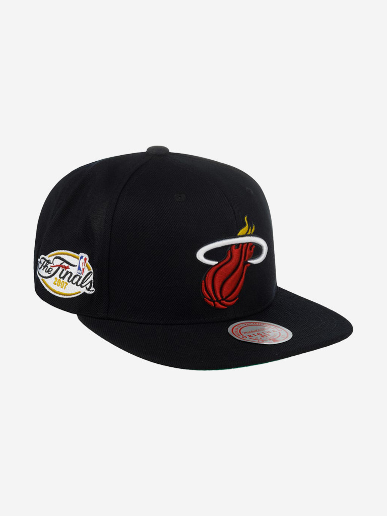 Бейсболка с прямым козырьком MITCHELL NESS HHSS2976-MHEYYPPPBLCK Miami Heat NBA