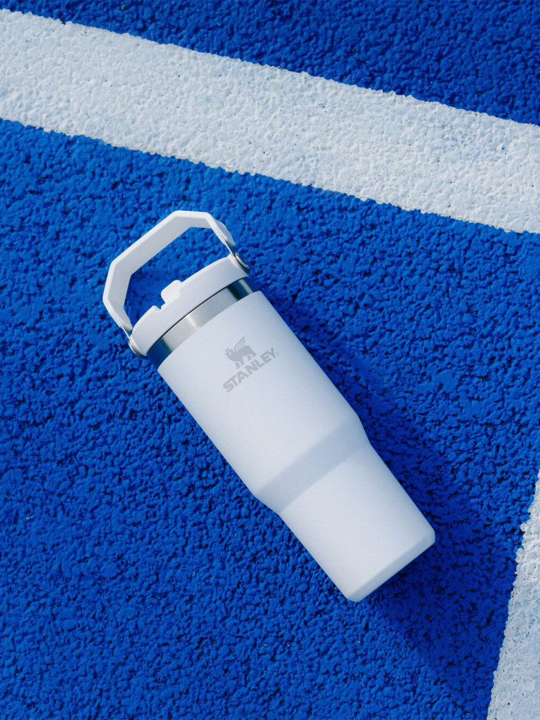 Термокружка Stanley IceFlow Flip Straw 2.0 Tumbler, 890 мл, белая