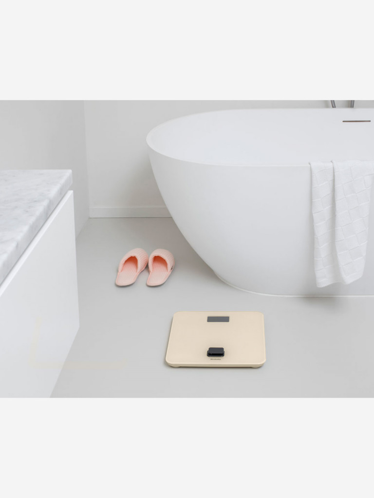 Весы напольные электронные Brabantia "ReNew" бежевые