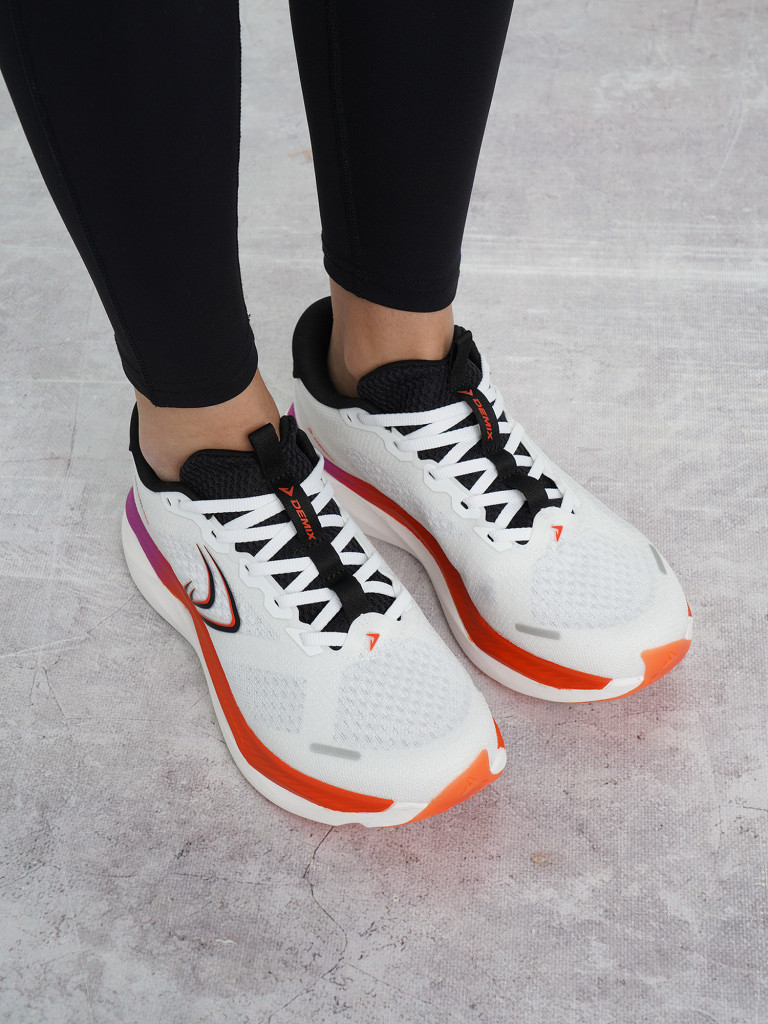 Кроссовки женские Demix Pacer