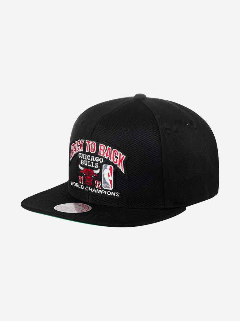 Бейсболка с прямым козырьком MITCHELL NESS HHSS3131-CBUYYPPPBLCK Chicago Bulls NBA (черный)
