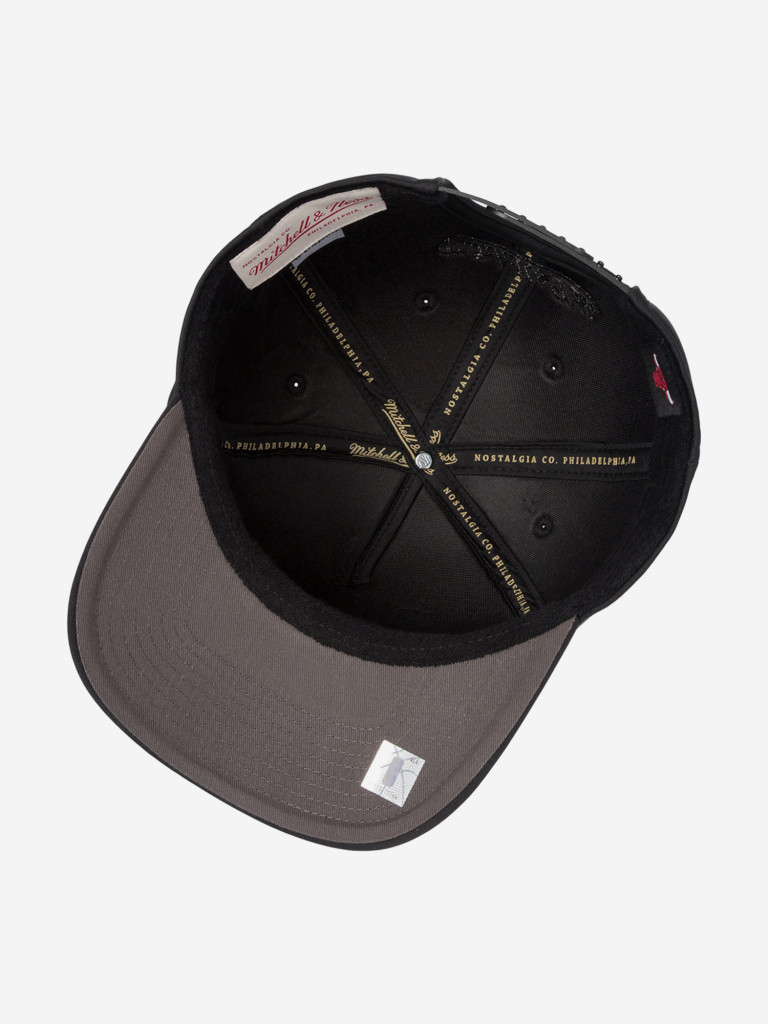 Бейсболка MITCHELL NESS HP10982-CBUBLCK Chicago Bulls NBA