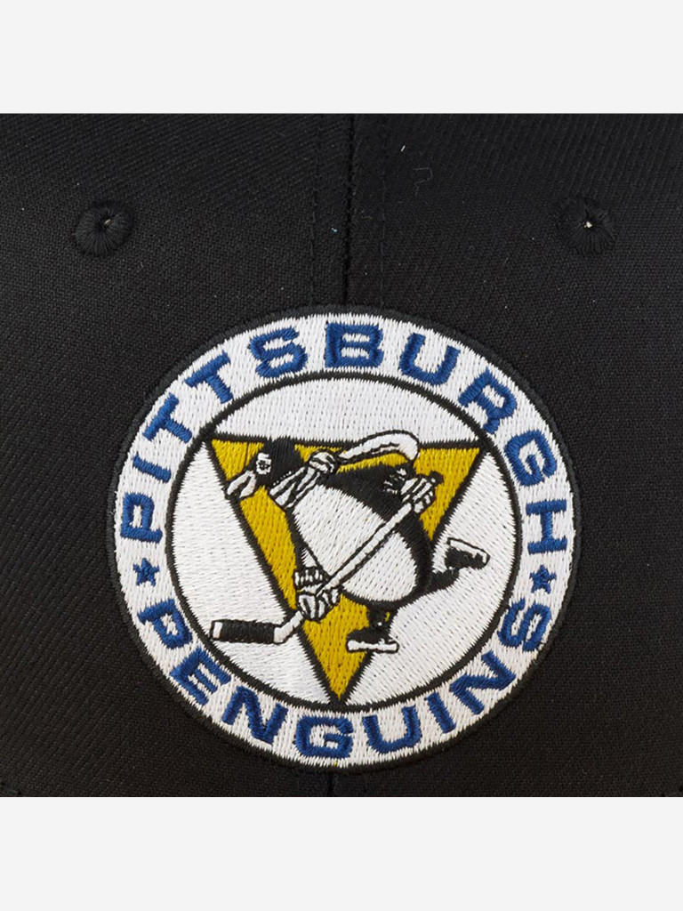 Бейсболка с прямым козырьком MITCHELL NESS HHSS5367-PPEYYPPPBKYW Pittsburgh Penguins NHL