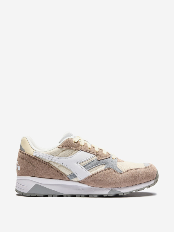 Кроссовки женские Diadora N902 коричневый/белый/серый цвет — купить за 10274 руб. со скидкой 25 %, отзывы в интернет-магазине Спортмастер