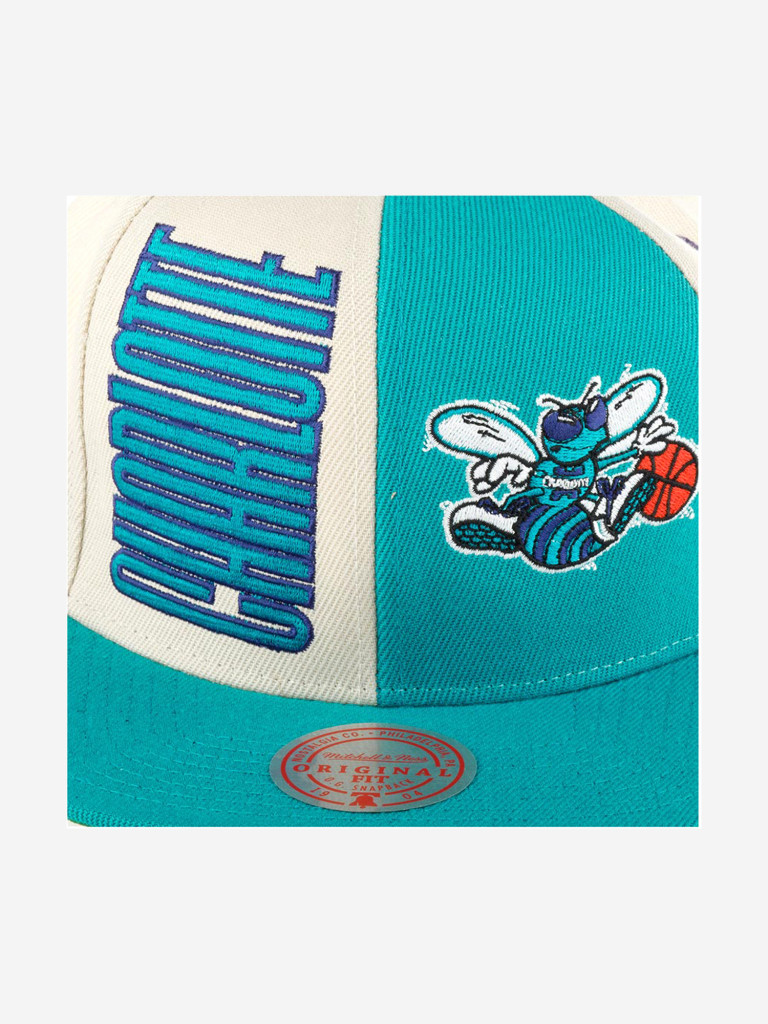 Бейсболка с прямым козырьком MITCHELL NESS HHSS5154-CHOYYPPPOWTL Charlotte  Hornets NBA (голубой)